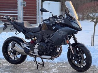 BMW F900XR Triple Black