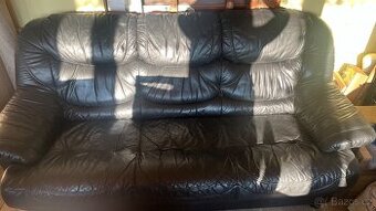 Kožená černá trojmístná sedačka