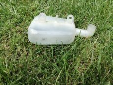 Suzuki Burgman 400 expanzní nádobka