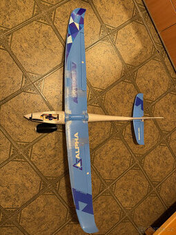 RC letadlo Kavan Alpha 1500, vysílač Taranis