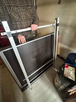 Šuplík do pick- up auta