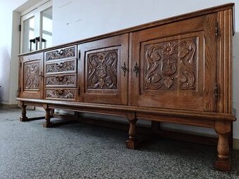 Komoda, masív, neorenesance, Nábytek Spříběhem