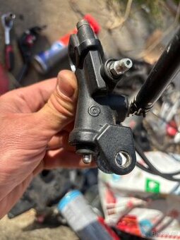 Brzdova pumpa Brembo z Yamaha R1 09-14