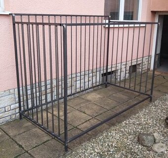 Dřevník-přístřešek na dřevo