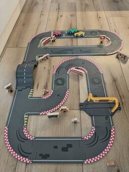 Dřevěná dráha pro autíčka