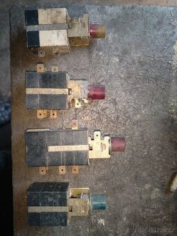 Prodám vypínač varovných / mlhových světel Trabant Wartburg