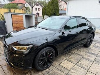 Audi Q8 e-tron, Masáže Asistenti Matrix 22kW FULL výbava