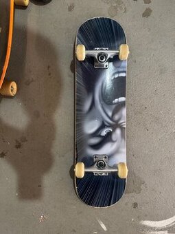 Skateboard