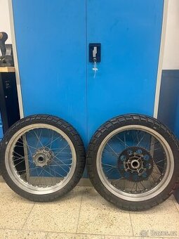 Supermoto kola 17
