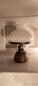 Stará lampa petrolejka