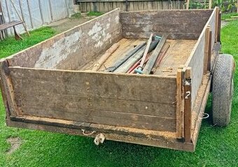 Dvoukolá bržděná vlečka za malotraktor