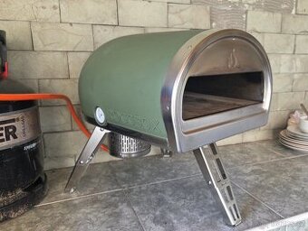 Pec na pizzu Gozney