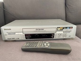 S-VHS-ET videorekordér Panasonic NV-HS820