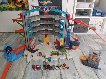 Hotwheels garáž/dráha