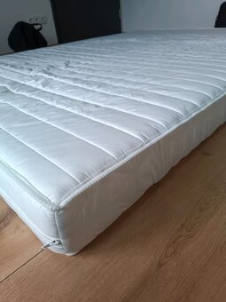 Prodám moc pěkné matrace 140x200 výška 14cm