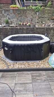 Nafukovací výřivka intex.