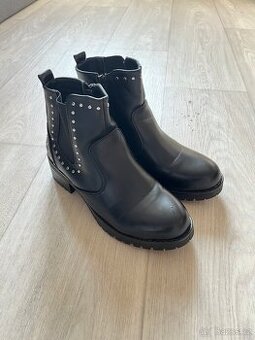 Dámské kotníkové kozačky 38