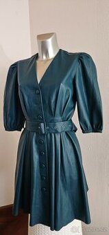 Tmavě zelené šaty zn. ORSAJ, vel. 36.