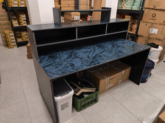 Pracovní psací stůl + nástavba + police