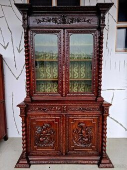 Starožitný vyřezávaný masivní příborník