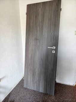 Interiérové dveře – šedý dekor dřeva, moderní design