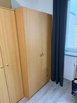 Šatní skříň 200×100×52 cm