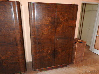 Šatní skříň jednodílná návrh Halabala