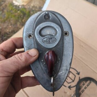 Jawa perak spinacka s klíčem