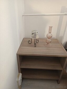 2 ks noční stolek