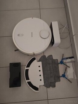 Robotický vysavač Tesla IQ600