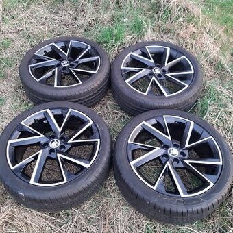 Vega Alu kola Škoda Scala Kamiq Monte Carlo pneu 215/45/18