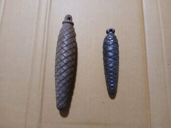 Závaží šišky k hodinám a košíčky na čištění dílů