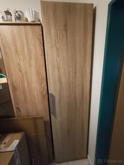 Jednokřídlá skříň, předsíňová stěna s botníkem