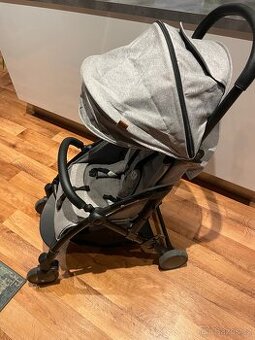 Kočárek Petite Mars UP