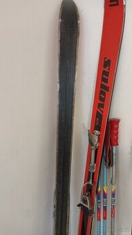 Retro sjezdové lyže Sulov