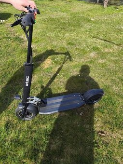 Elektrická koloběžka W-TEC