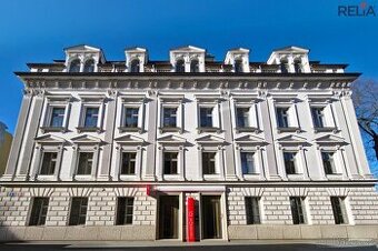 PRODEJ: Trofejní historická budova (1 083 m²) s vlastním par