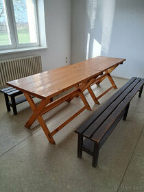 dřevěné stoly 140 x 75  a lavice
