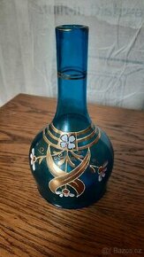 Secesni vaza z modrého skla