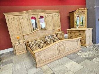 Ložnice Kvalitní Poctivá. ručně řezaná viz poslední foto