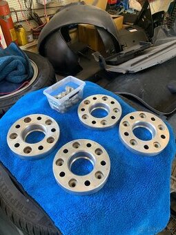 Rozšiřovací podložky 5x120 30mm/25mm se šrouby