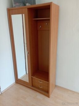 Skříň do předsíně