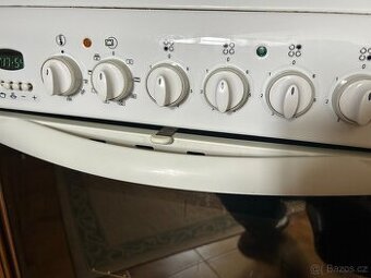 INDESIT K3C8 P. Nálepky, samolepky, popisky ovladačů