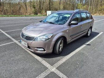 Kia Cee,d 2011,1,4i,77kw, motor 15000km