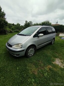 Ford Galaxy přední kapota.