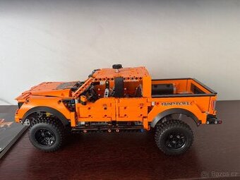 LEGO Ford F-150 Raptor (42126) - 1
