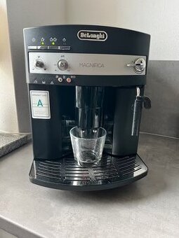 Kávovar DeLonghi Magnifica ESAM 3000.B