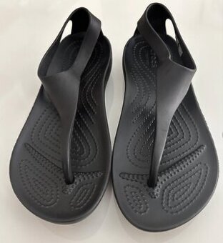 Nové Crocs Serena Flip