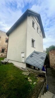 Pronájem vícegeneračního domu 234 m², pozemek 303 m² Smetano
