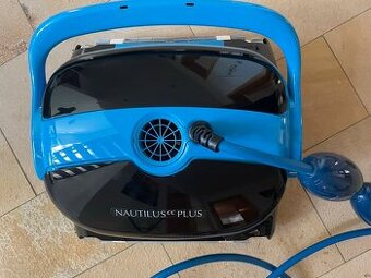 Dolphin Nautilus CC Plus – robotický čistič bazénu